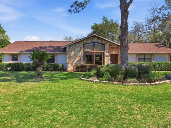 685 E Savoy St, Lecanto, FL 34461