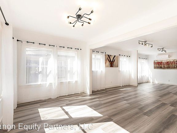 5th image of 807 W 41st St #8260312