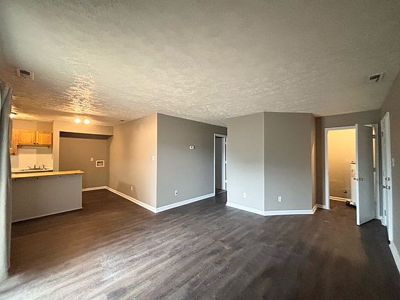 5th image of 1128 Southwood Dr