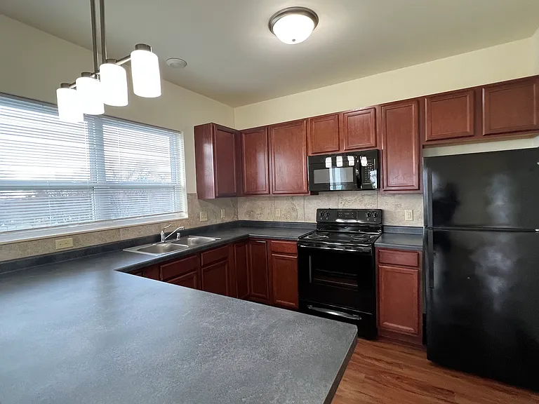 Granite Ridge Apartments — Photo 9