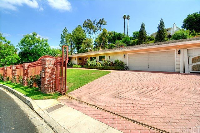 1st image of 20236 Lorenzana Dr