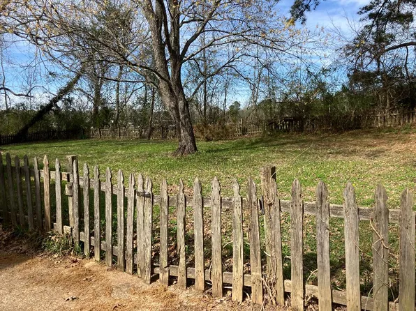 40 Timberhill Dr, Jackson, TN 38301