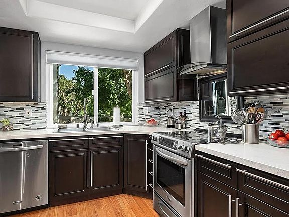 4th image of 3752 Balboa Ter Unit E