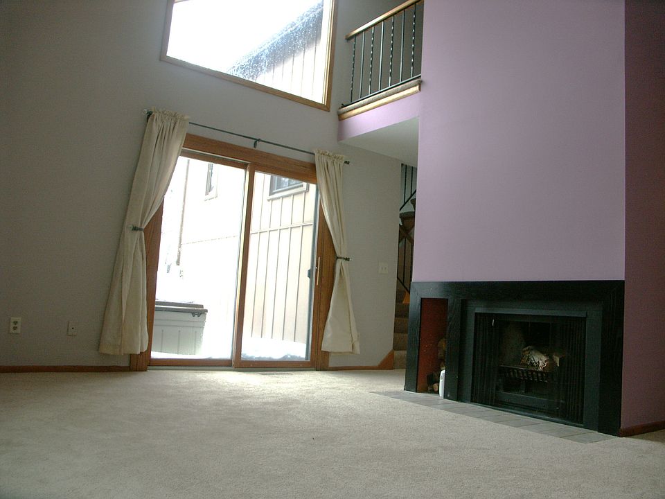 2 story living room & deck