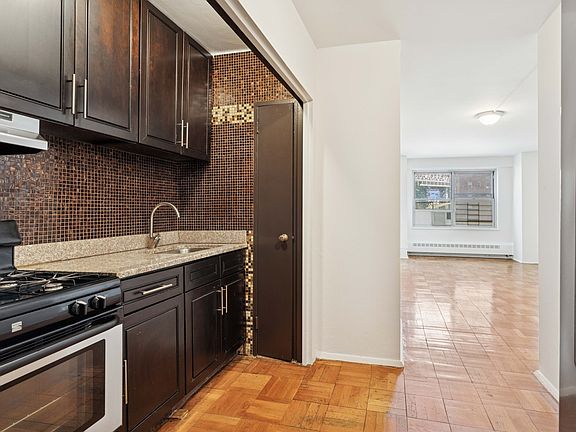 3rd image of 570 Grand St APT H203