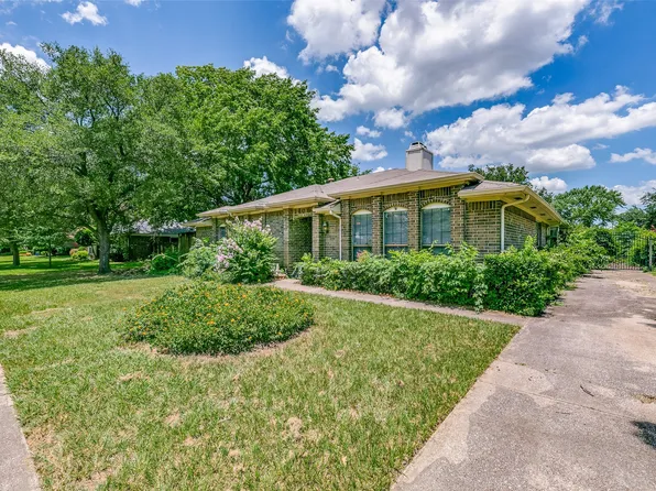 406 Brooks Ln, Coppell, TX 75019
