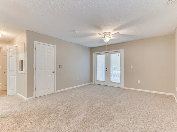 Hollybrook Apartments