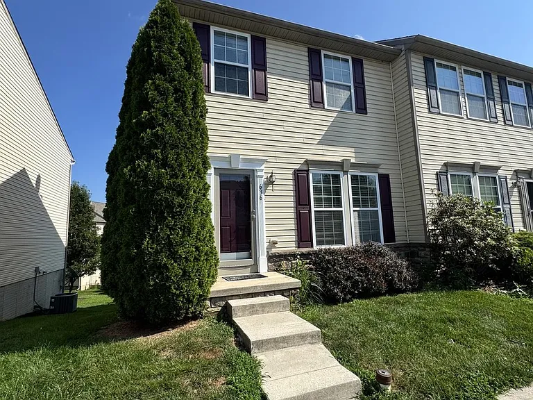 636 Tantallon Ct #140 — Photo 2