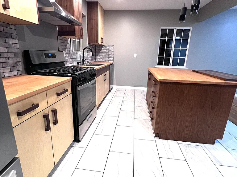 3547 E Green St #A — Photo 3