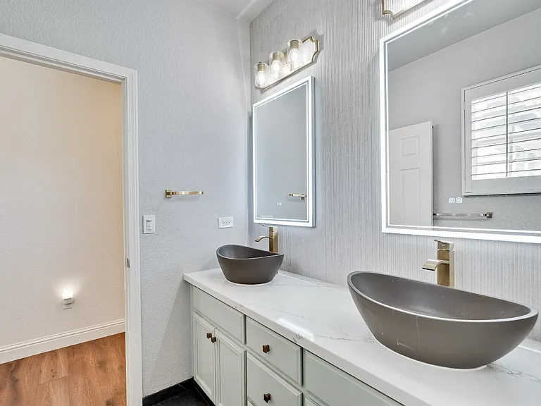 675 W Esplanade Dr — Photo 27