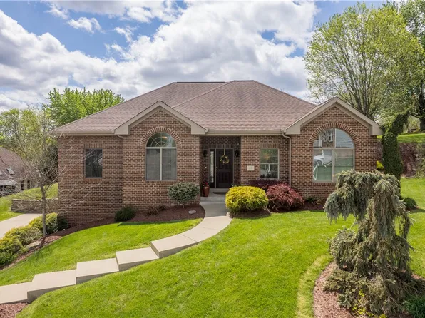 10 Puskar Ln, Canonsburg, PA 15317