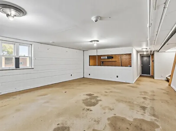 61-12 Main Street image 11 of 31