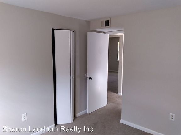 2nd image of 1702 Valley Forge Way APT 3