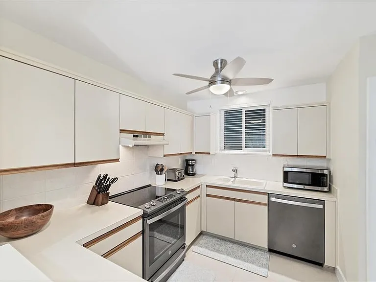 500 S Washington Dr #18B — Photo 4
