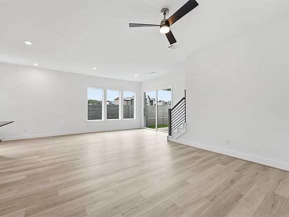 5th image of 7810 Longhorn Ballroom Dr