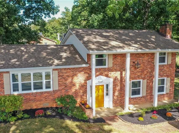 5135 Shattalon Dr, Winston Salem, NC 27106