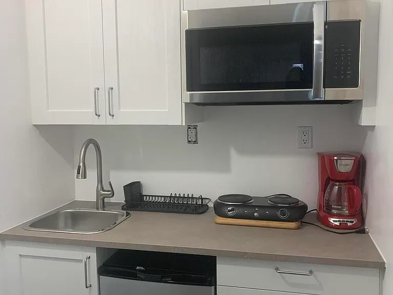 1307 SW 18th Ct — Photo 3