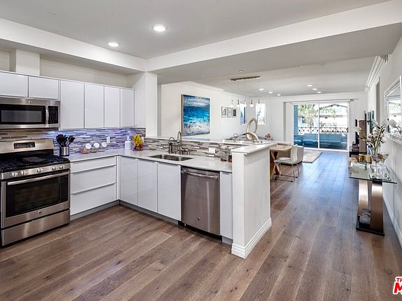 2nd image of 5253 Vantage Ave Unit 305