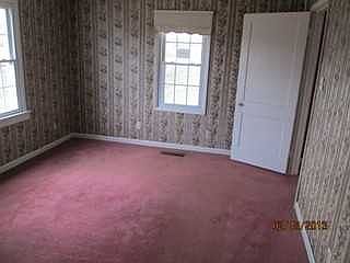 5th image of 76 S Hopkinsville St