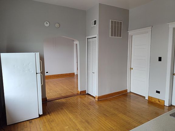 3rd image of 1853 W 37th St APT 2