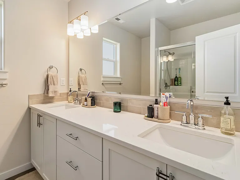 1175 N Belgian Way — Photo 11
