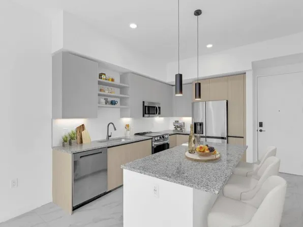 2397 NE 171st St #S1-a, North Miami Beach, FL 33160