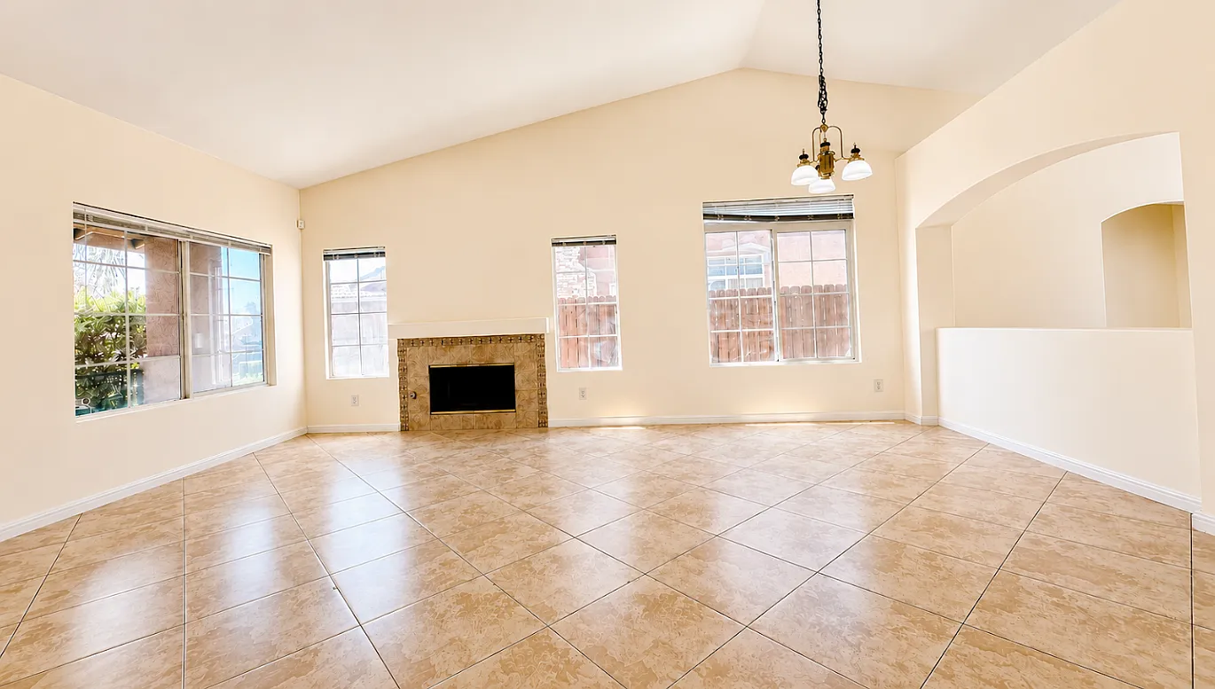 4 bed, 1957 sqft, $3,300 — Photo 3