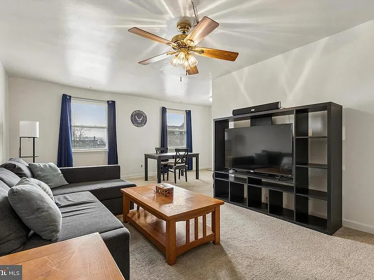 621 Hamilton St — Photo 10