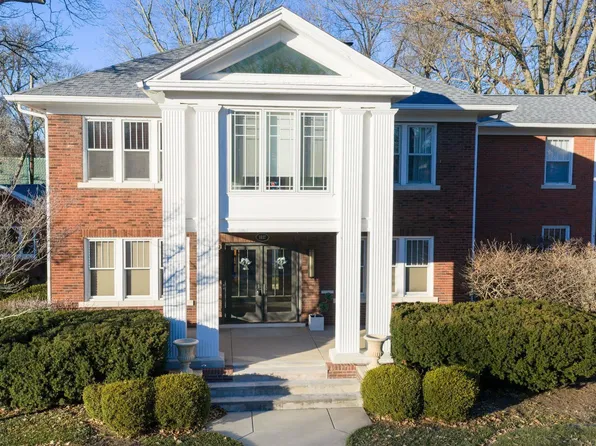 1037 W Woodland Ave, Springfield, IL 62704