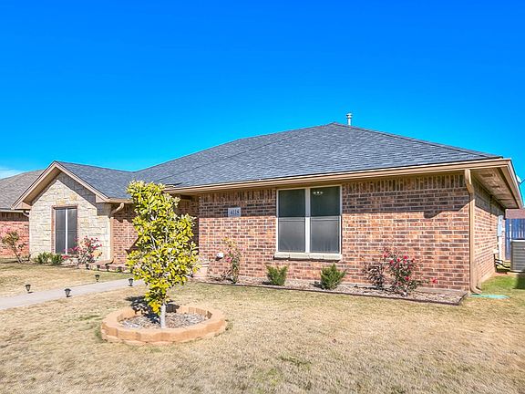3rd image of 4118 Huntleigh Dr