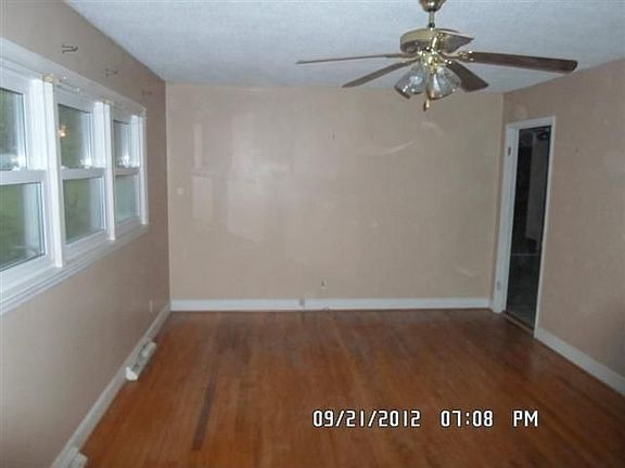 2nd image of 2552 McKinney St
