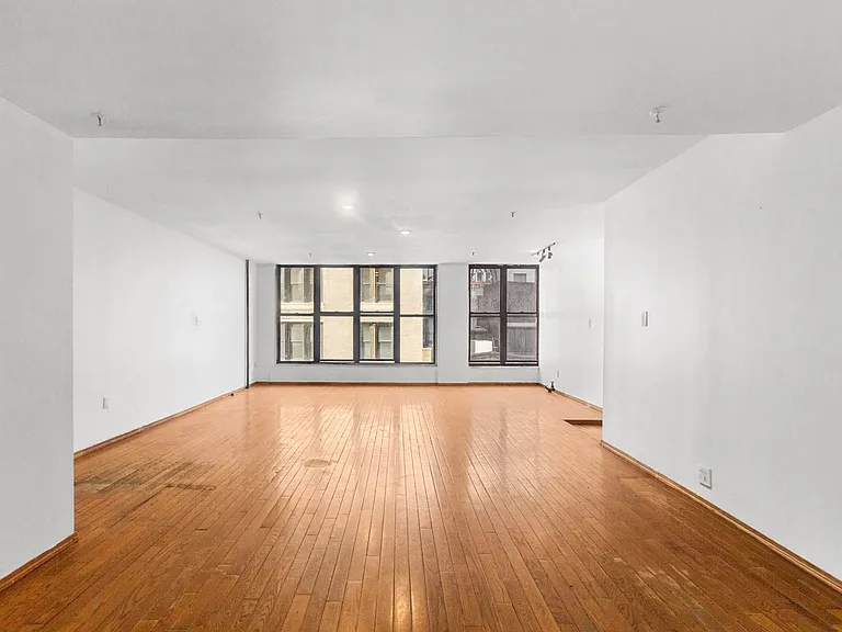 154 W 27th St #6 — Photo 8