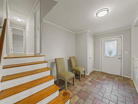 4th image of 11040 Poplar Ave
