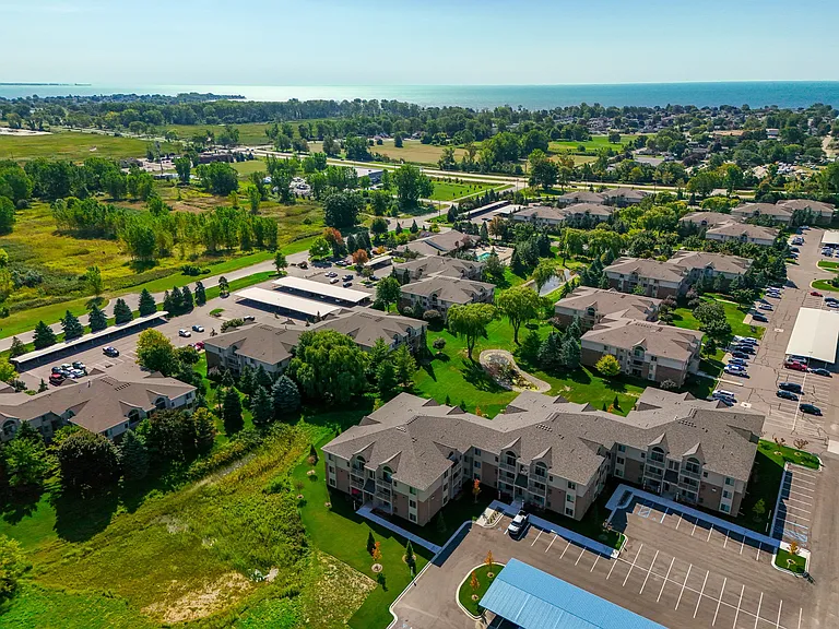 New Apartments for Rent at Prentiss Pointe Apartments in Harrison Township
