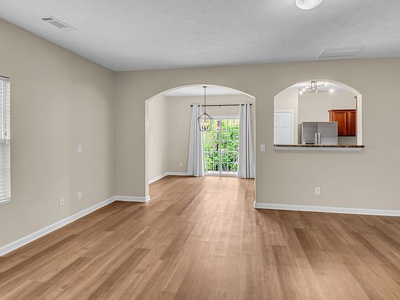 2nd image of 1428 Beech Grove Way