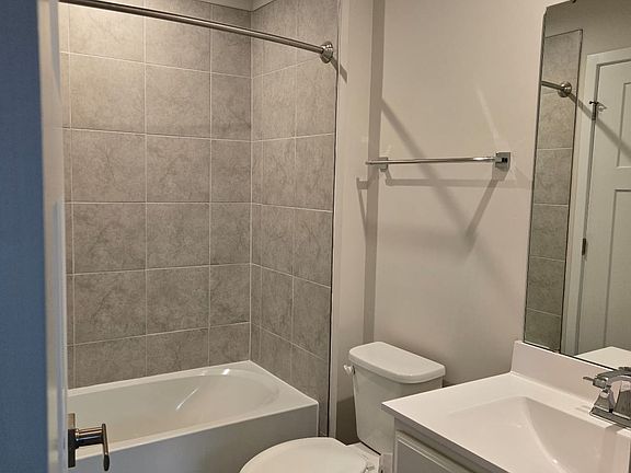 Lower Level Full Bath