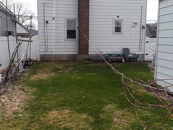 4th image of 1468 Madison St