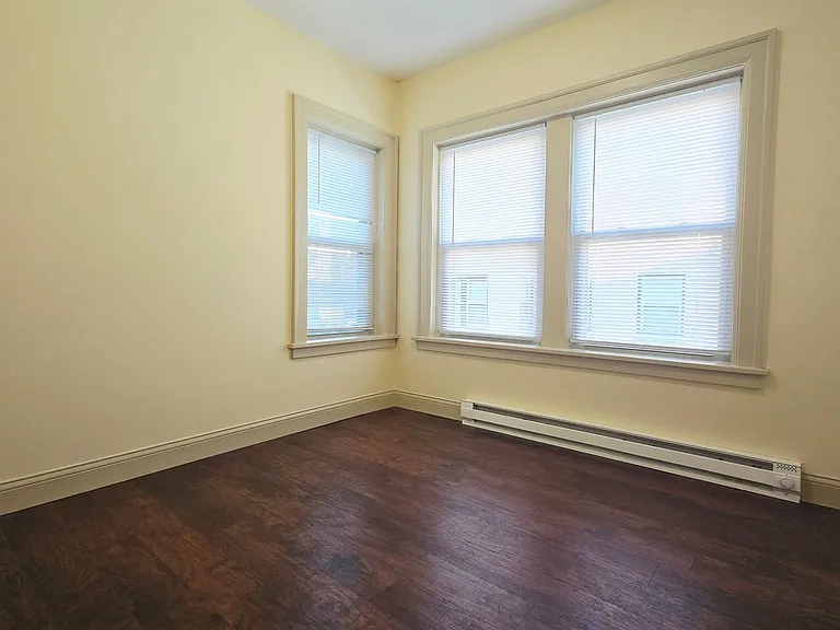 1416 E State St Apartments — Photo 34