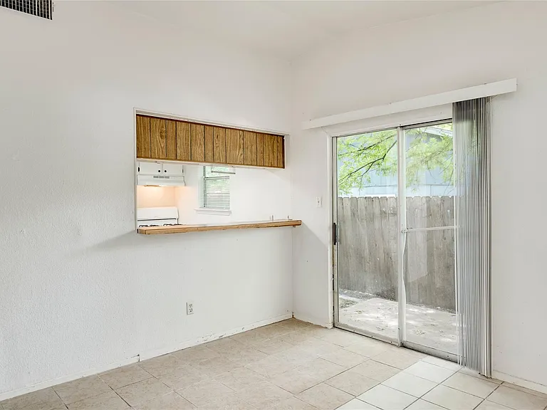 5208 Bogey Ct #B — Photo 12