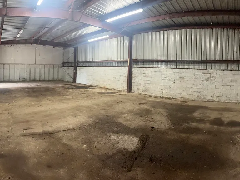 580 N County Line Rd — Photo 5