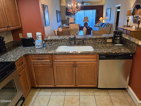 5th image of 212 Dollywood Ln #164