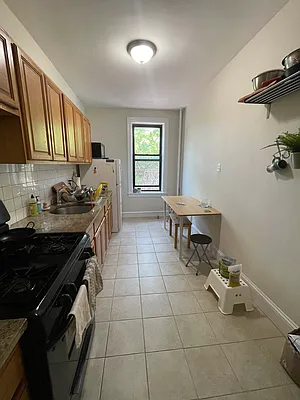 Rented by Metropolis International Realty Inc. | media 10