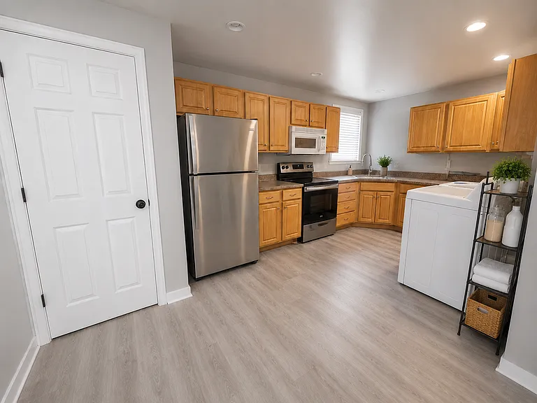 71 1/2 73 Walnut St — Photo 2