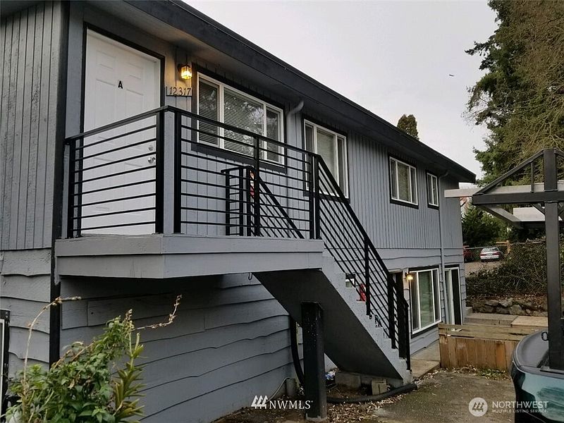 2nd image of 12317 35th Avenue NE