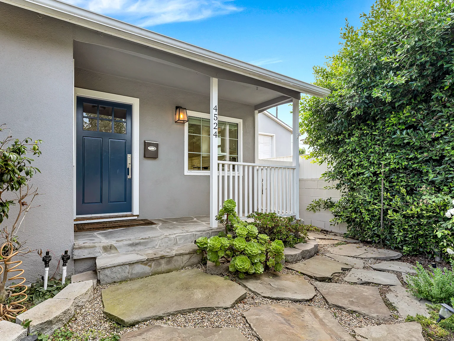 3 bed, 1376 sqft, $8,000 — Photo 3