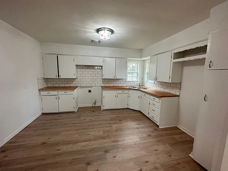 8234 Bluebonnet Dr — Photo 4