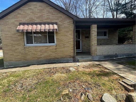 2nd image of 323 1/2 Camp Ave