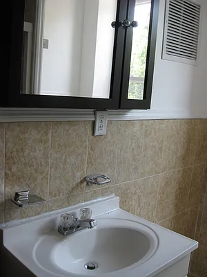 Rented by Windsor Homes Realty Corp | media 57