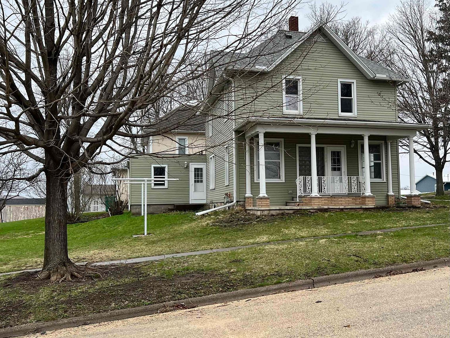 108 E Washington St, Farmersburg, IA 52047 Zillow