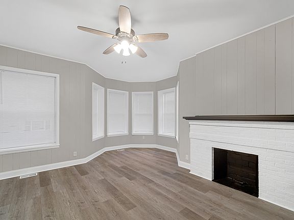 4th image of 215 East St #9